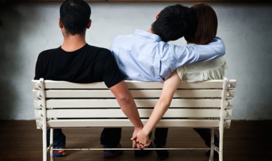 ΑΠΟΚΑΛΥΨΗ τώρα: 5 σημάδια ότι ο σύντροφός σου σε απατάει!