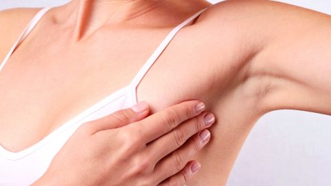 Προσοχή: 4 ανησυχητικά σημάδια για καρκίνο του μαστού εκτός από τους ψηλαφητούς όγκους