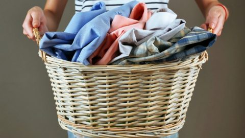 Εξαφανίστε την  υγρασία από τα ρούχα σας με τον πιο απλό τρόπο