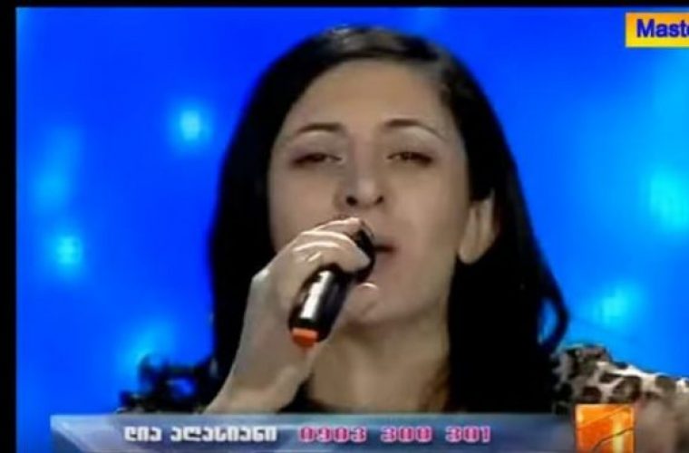 Τρέλανε τους πάντες: Η διαγωνιζόμενη που τραγούδησε ελληνικά σε ξένο talent show (ΒΙΝΤΕΟ)