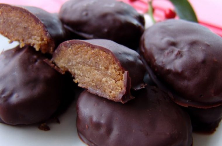 Συνταγή για τα πιο νόστιμα μελομακάρονα με σοκολάτα που έχετε φάει ποτέ
