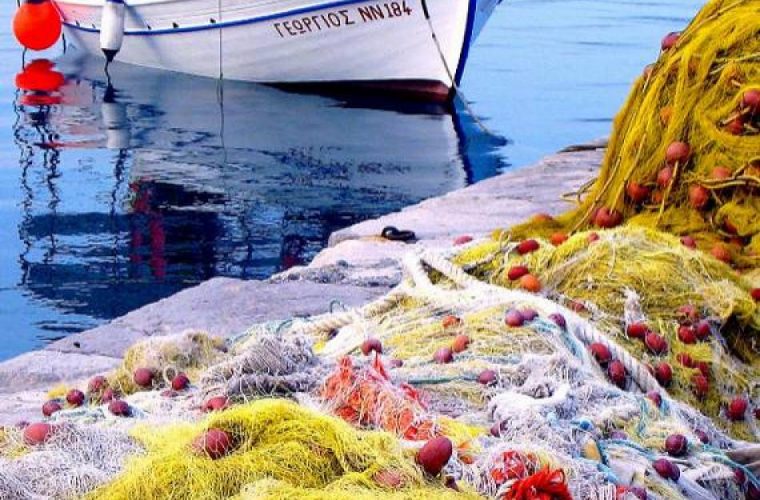 Ο ψαράς έγινε θέμα συζήτησης στην Κυλλήνη και όχι μόνο! Οι φωτογραφίες που κάνουν τον γύρο του διαδικτύου