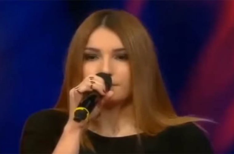 Η Ελληνίδα που πήγε στο τουρκικό Voice και τραγούδησε ελληνικά! (ΒΙΝΤΕΟ)