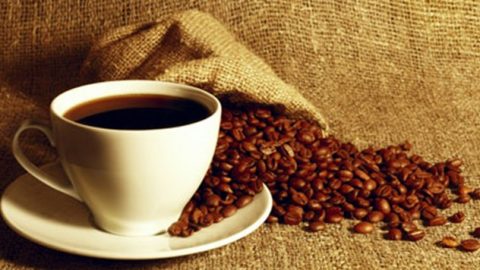 Ο καφές ευεργετεί ή βλάπτει; Μύθοι και αλήθειες για την καφεΐνη