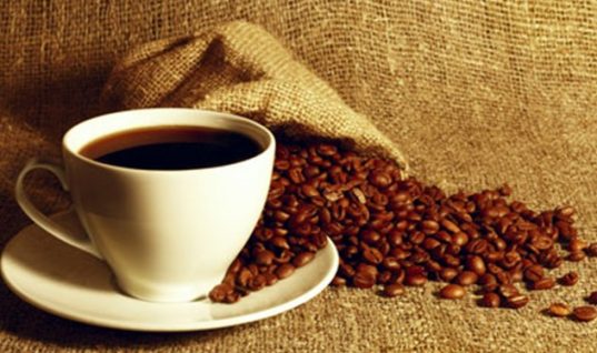 Ο καφές ευεργετεί ή βλάπτει; Μύθοι και αλήθειες για την καφεΐνη