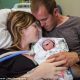 Μητέρα με τεράστια ψυχικά αποθέματα αποφάσισε να γεννήσει το ετοιμοθάνατο μωρό της για να το κρατήσει στην αγκαλιά της