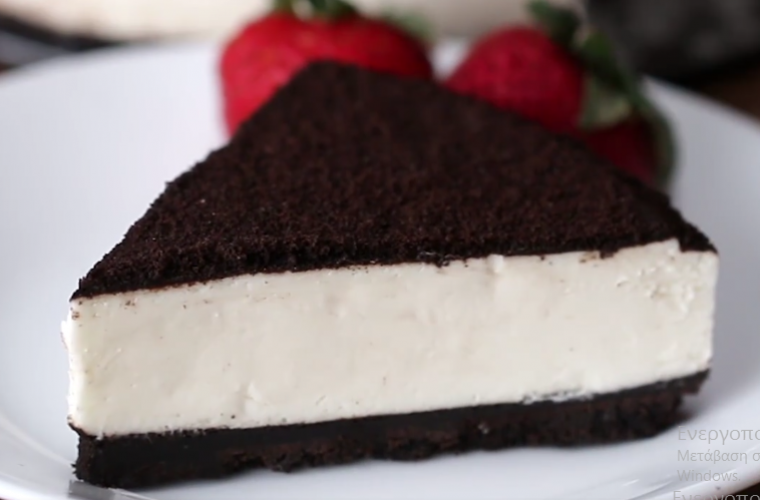Το πιο γευστικό cheesecake με βάση μπισκότο Oreo που μπορείτε να φτιάξετε σπίτι σας! (vid)