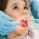 Η χειρότερη τροφή για τα δόντια των παιδιών δεν είναι τα γλυκά, αλλά κάτι άλλο «φαινομενικά» αθώο! Δείτε τι
