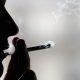 Ξεκινούν αυστηροί έλεγχοι και έρχονται τσουχτερά πρόστιμα για τους παραβάτες καπνιστές