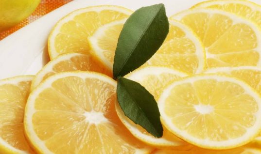 9 πράγματα που κάνεις με 1 λεμόνι (εκτός από λεμονάδα)!