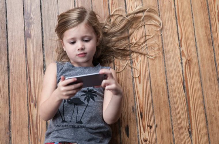 Έρευνα: Πώς επηρεάζει η ηλεκτρομαγνητική ακτινοβολία την υγεία-  Όχι κινητά τηλέφωνα σε παιδιά κάτω των 12