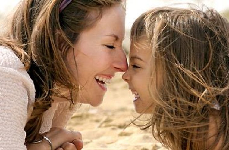 5 πράγματα που πρέπει να διδάξεις στην κόρη σου πριν μπει στην εφηβεία