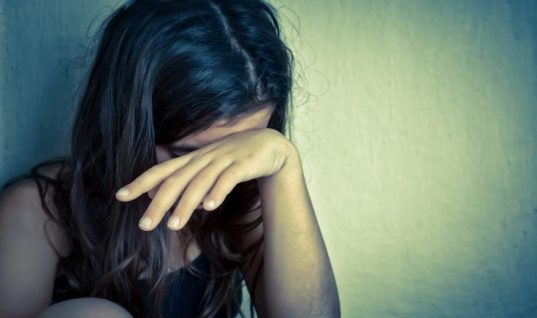 Ρόδος: 15χρονη μήνυσε τη μητέρα της για ξυλοδαρμό – «Απειλεί πως θα με σκοτώσει»