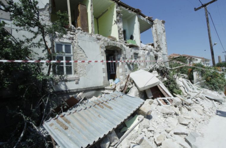 Σεισμός Μυτιλήνη: Εξοργίζει η αναλγησία του κράτους! Ο τραυματισμένος σύζυγος της νεκρής πήγε στο ΚΑΤ με δανεικά