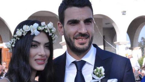Απίστευτο: Πέταξαν αυγά αντί για ρύζι σε γάμο ποδοσφαιριστή και μοντέλου στην Κύπρο! (εικόνες)