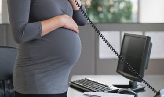 Εφετείο Αθηνών: Απαγορεύεται η απόλυση μητέρας, εγκύου ή λεχώνας ακόμη και αν είναι συμβασιούχος