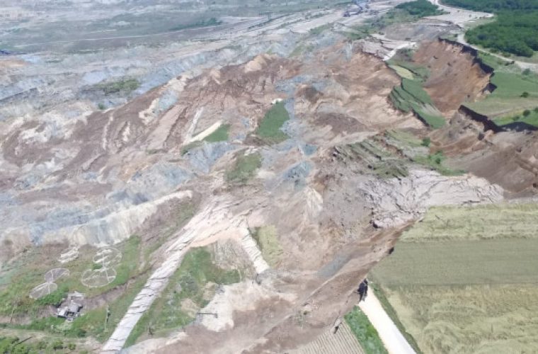 Αμύνταιο: Η κατολίσθηση στο ορυχείο εξαφανίζει το χωριό Ανάργυροι – Άλλαξε ο χάρτης της περιοχής!