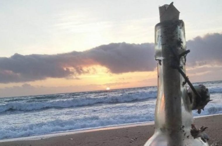 Βρήκαν σε παραλία στη Γάζα μπουκάλι με γράμμα από τη Ρόδο!