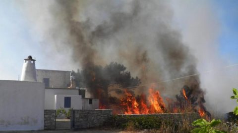 Φωτιά στα Κύθηρα: Εκκενώνεται ιστορικό μοναστήρι! Πυροσβεστικές δυνάμεις από όλη τη χώρα