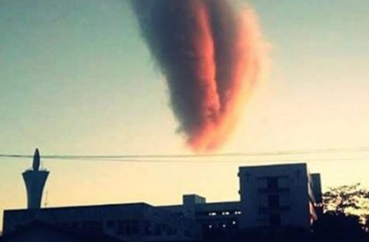 Εικόνα Αποκάλυψης στη Βραζιλία: Σύννεφο, το «χέρι του Θεού» ή μικρός μετεωρίτης;