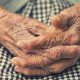 Ηράκλειο: Κακοποιούσε ηλικιωμένη με Αλτσχάιμερ -Την «έπιασαν» οι κάμερες