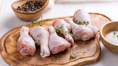 Κίνδυνος ουρολοίμωξης από το κοτόπουλο και τη γαλοπούλα – Τι πρέπει να προσέχετε