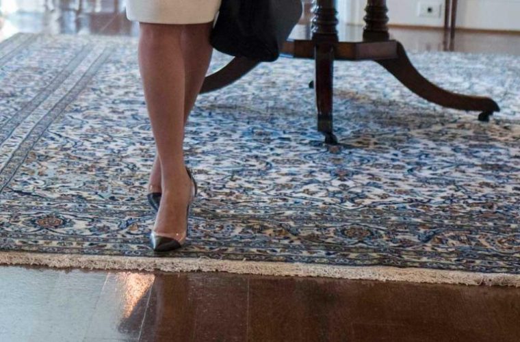 Οι υπέροχες γόβες που φόρεσε η Μπέτυ Μπαζιάνα στο Λευκό Οίκο! (εικόνες)