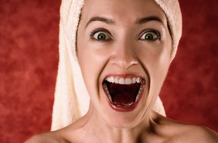 Πώς να αντιμετωπίσετε την κακοσμία του στόματος το πρωί