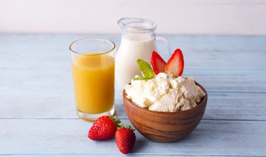Γάλα vs χυμός πορτοκάλι: Τι είναι καλύτερο να πίνεις το πρωί