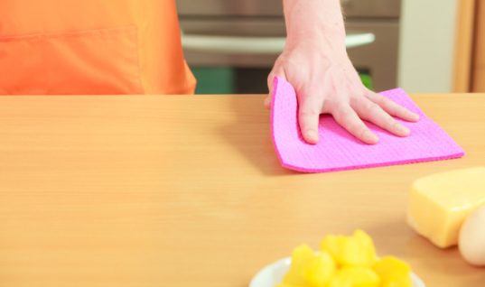 Το βετέξ έχει τα περισσότερα βακτήρια στην κουζίνα – Δείτε πώς να το καθαρίζετε σωστά