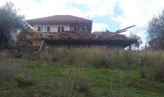 Κι όμως συνέβη – Κατεδάφισαν λάθος σπίτι στο Αγρίνιο! (εικόνα)