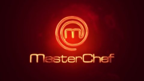 Δεν έχει ξαναγίνει: Παίκτης του Master Chef αρνείται να μπει στο ίδιο δωμάτιο με γυναίκα για τον πιο αδιανόητο λόγο (Vid)