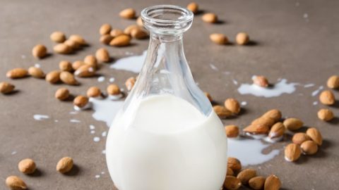 Το φυτικό γάλα μπορεί να κρύβει κινδύνους για την υγεία σου