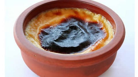 Λαχταριστό ρυζόγαλο φούρνου: Η ελληνική εκδοχή της κρεμ μπρουλέ (Vid)