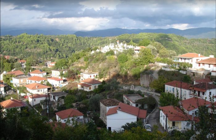 Ιψενικά τρίγωνα: Το χωριό της Ελλάδας όπου οι άντρες συζούσαν με ερωμένη και σύζυγο!
