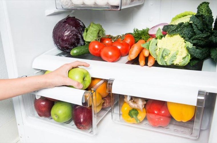 Το κόλπο για να κάνεις τα τρόφιμα στο ψυγείο να μένουν φρέσκα για περισσότερο