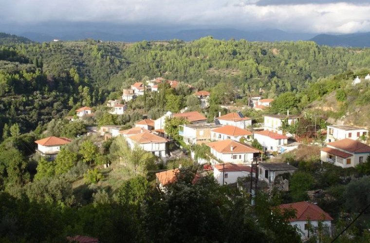 Ιψενικά τρίγωνα: Το χωριό της Ελλάδας όπου οι άντρες συζούσαν με ερωμένη και σύζυγο!