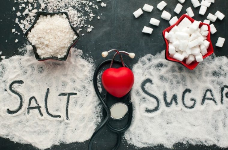 Πίεση αίματος: Τι ισχύει με το αλάτι και τι με την ζάχαρη (vid)