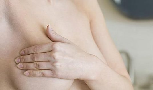 Πόνος στο στήθος: 8 αθώες αλλά «ένοχες» αιτίες