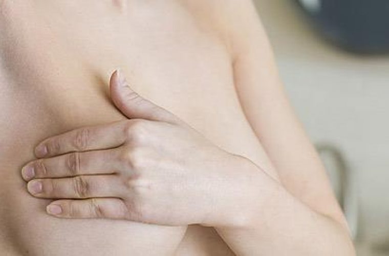 Πόνος στο στήθος: 8 αθώες αλλά «ένοχες» αιτίες