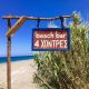 Ηθοποιός άνοιξε beach bar στην Κύμη και το ονόμασε… «4 χοντρές»! (εικόνες)