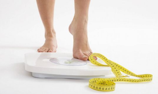 Διαλειμματική νηστεία: Νέα μέθοδος για να κερδίζεις ενέργεια και να χάνεις εύκολα κιλά στη μέση ηλικία