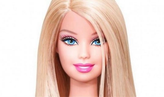 Επανάσταση στον κόσμο των παιχνιδιών: H Barbie έχει πλέον… κυτταρίτιδα! (εικόνα)
