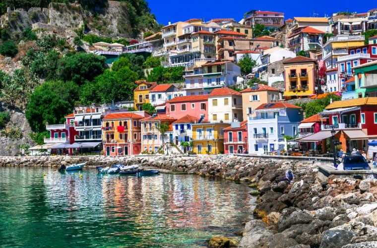 Η Καραϊβική της Ελλάδας -Σε αυτό το πολύχρωμο καρτ ποστάλ με τις εξωτικές παραλίες έρχεσαι οδικώς!