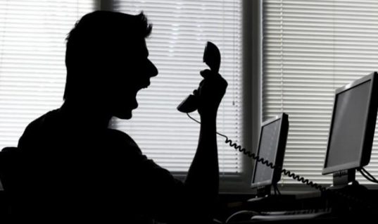 Αλλάζει ο νόμος για τις εισπρακτικές εταιρείες – «Φρένο» στις τηλεφωνικές οχλήσεις οφειλετών