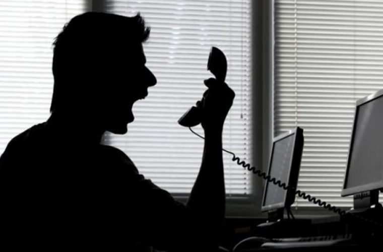 Αλλάζει ο νόμος για τις εισπρακτικές εταιρείες – «Φρένο» στις τηλεφωνικές οχλήσεις οφειλετών