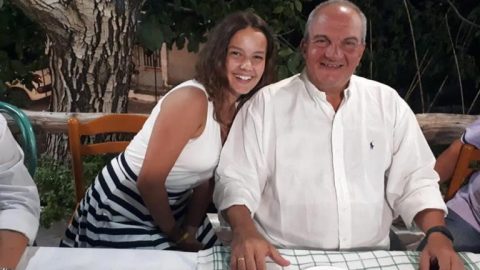 Λευκάδα: Χαλαροί και μαυρισμένοι στις διακοπές ο Κώστας Καραμανλής και η Νατάσα Παζαΐτη (εικόνες)
