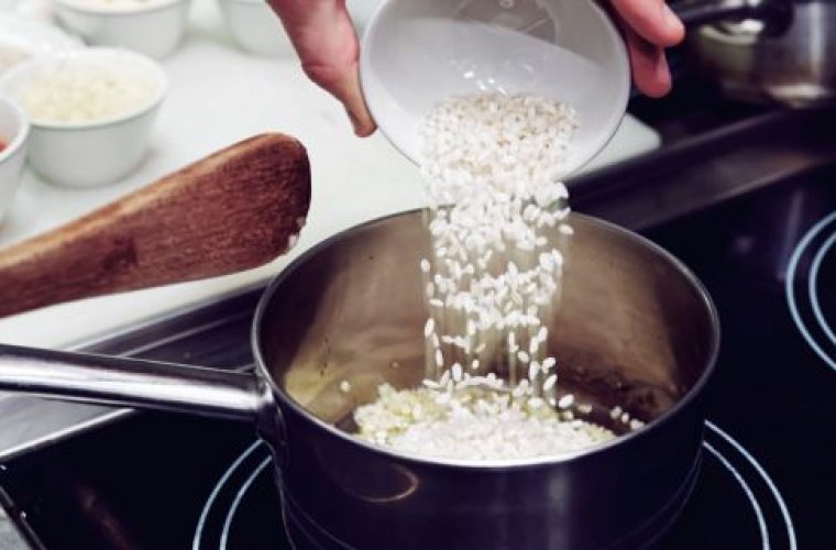 Το απλό κόλπο για να μειώσετε έως και 60% τις θερμίδες του ρυζιού!