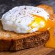 Chef αποκαλύπτει το μυστικό για να πετύχεις το τέλειο ποσέ αυγό -Και δεν είναι το ξύδι