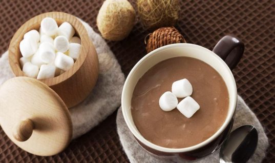 3 υλικά+ 3 λεπτά είναι όσα χρειάζεσαι για μια ζεστή σοκολάτα!